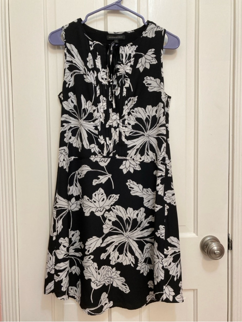 Banana Republic black & white floral dress